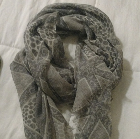 Scarf - Picture 1 of 1